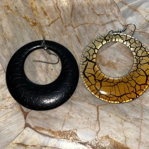 Beautiful Sparkly Crystal Earrings round hoop - Picture 2 of 3